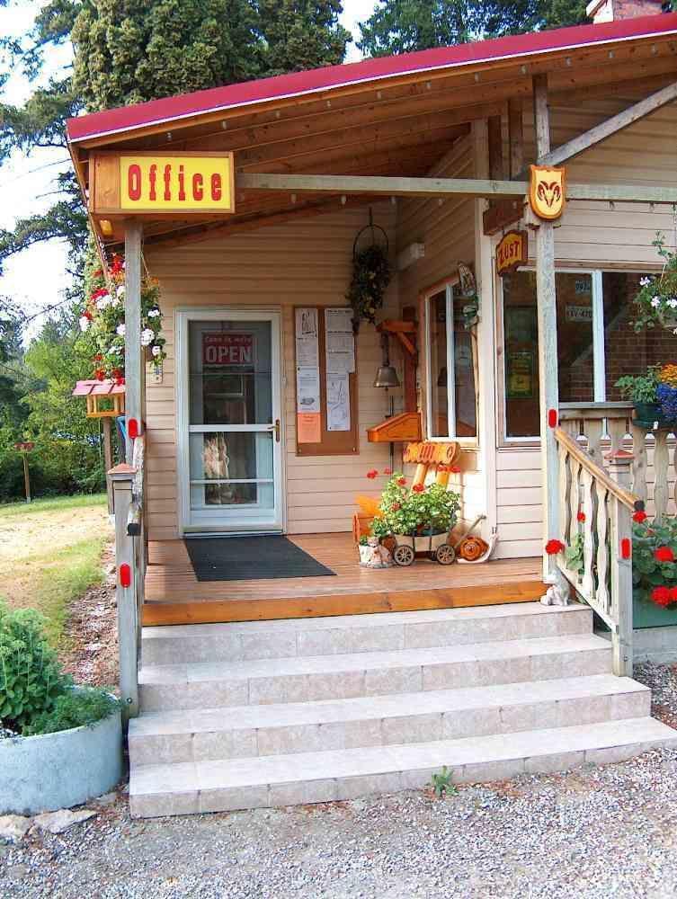 Viewpoint Rv & Cottages Salmon Arm Extérieur photo