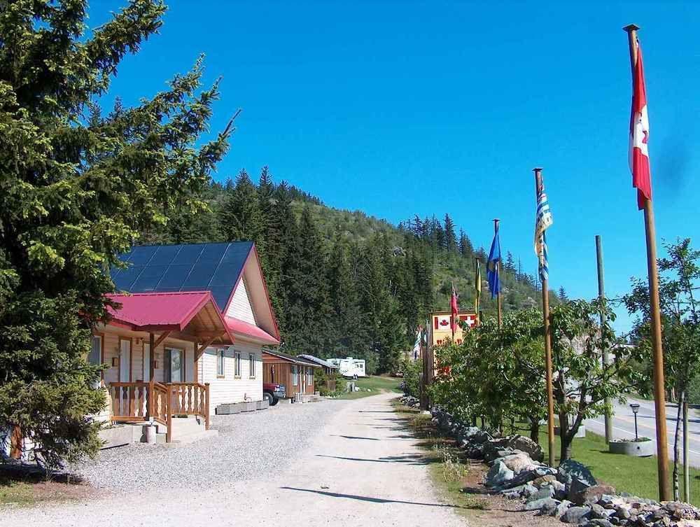 Viewpoint Rv & Cottages Salmon Arm Extérieur photo
