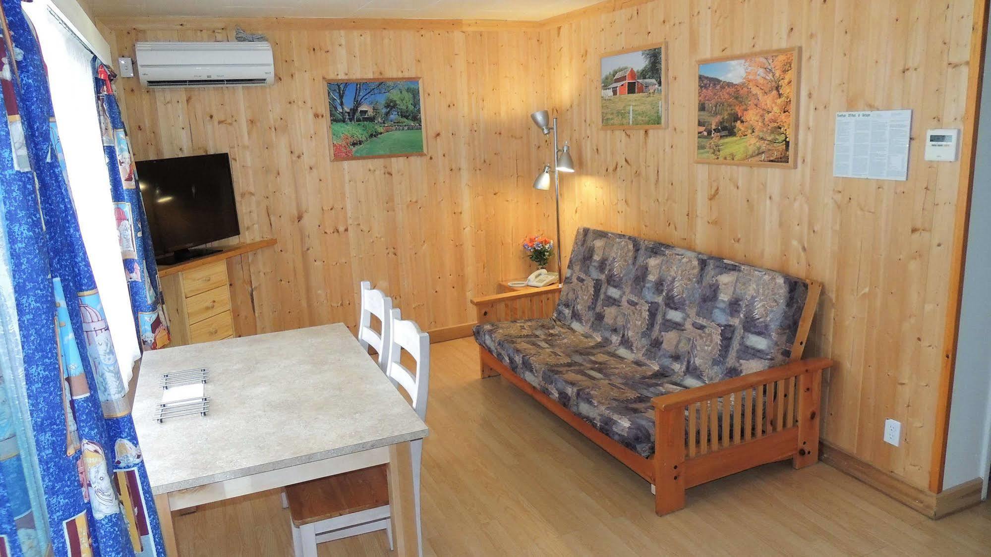 Viewpoint Rv & Cottages Salmon Arm Extérieur photo